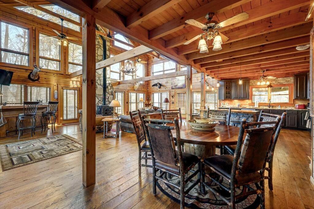 Blue Ridge Bliss- Spacious Cabin, Pets, Hot Tub! Exterior foto