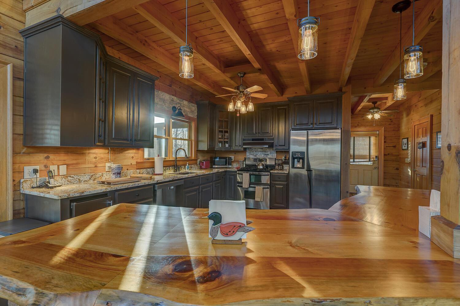 Blue Ridge Bliss- Spacious Cabin, Pets, Hot Tub! Exterior foto